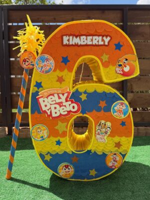 Piñata Personalizada de Bely y Beto